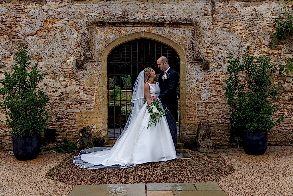 Lauren & Feargus: Oxfordshire Wedding