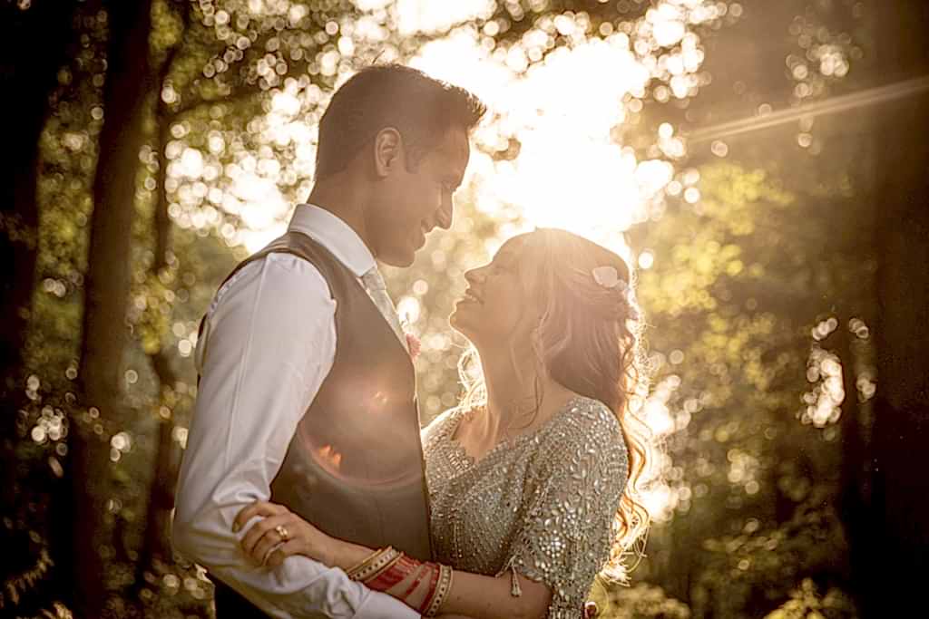 _MGL0344 Posing naturally for wedding photography